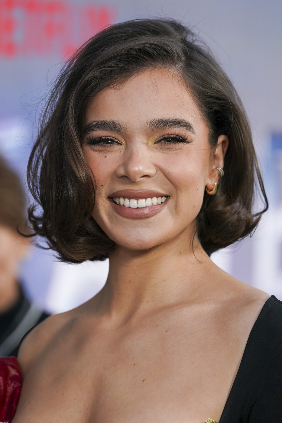 Buffalo Bills quarterback Josh Allen and actress Hailee Steinfeld are engaged | iNFOnews.ca