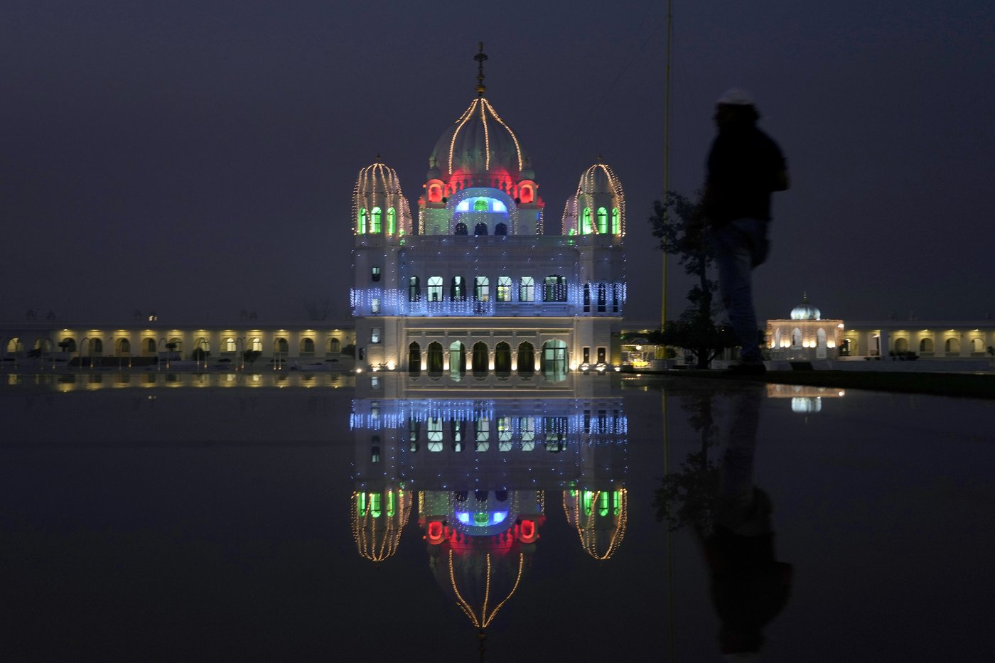 Thousands of Indian Sikhs visit the shrine of the founder of their religion to mark his birthday | iNFOnews.ca Thousands of Indian Sikhs visit the shrine of the founder of their religion to mark his birthday | iNFOnews.ca