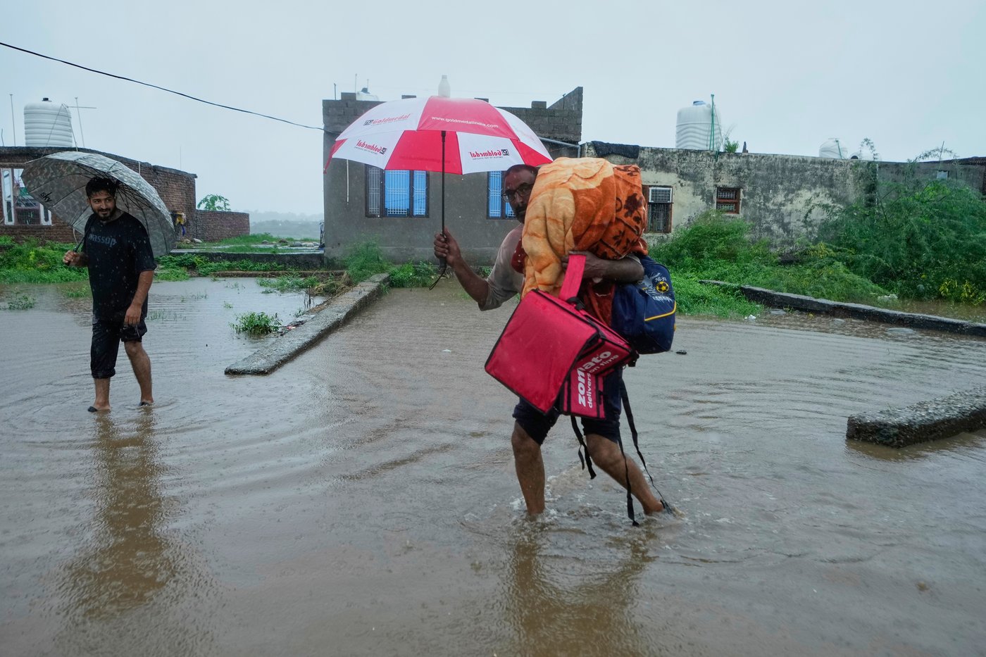 Photos show the effects of flooding in Kashmir after weeks of intense rain in the region | iNFOnews.ca