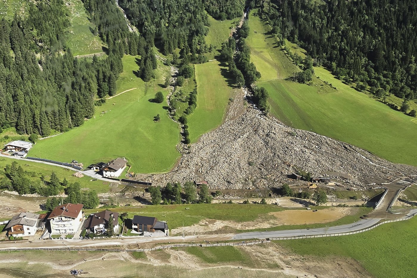 Dozens evacuated from Austrian village after mudslide covers parts of Alpine valley | iNFOnews.ca