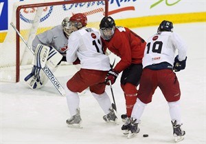 Crouse is youngest at Canada's world junior camp but could make a big impact | iNFOnews.ca CP31139508