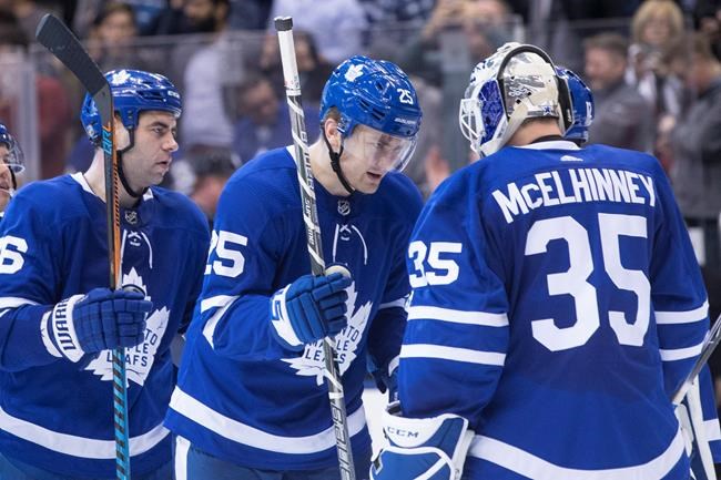 McElhinney holds the fort after Andersen leaves early as Leafs pick up SO win | iNFOnews.ca