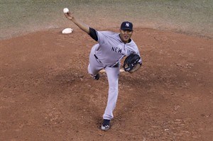 Casey McGhee homers to power Yankees to 5-2 victory over Blue Jays | iNFOnews.ca CP19758625