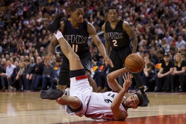 Eric Bledsoe with 40 points, Suns hand Raptors third straight loss | iNFOnews.ca