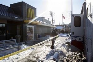 Two dead, one wounded in shooting at east-end Toronto McDonald's | iNFOnews.ca CP32090759