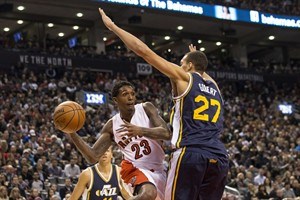 Newcomer Lou Williams proving his worth as big spark off the bench for Raptors | iNFOnews.ca CP30744475