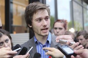Prominent ex-student leader to run for the PQ
in the next election: report | iNFOnews.ca CP19509466