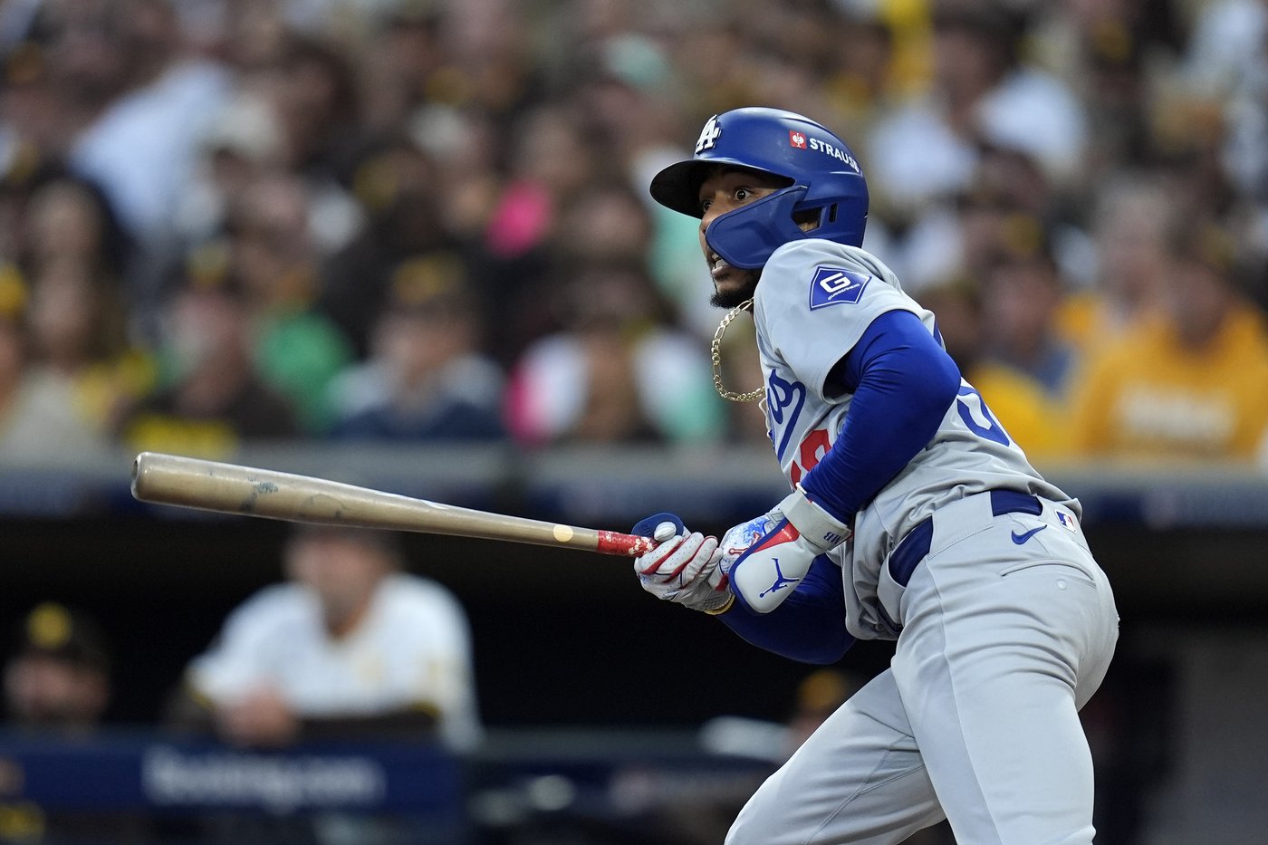 Betts homers to break slump but apparently thought he was robbed again by Profar | iNFOnews.ca Betts homers to break slump but apparently thought he was robbed again by Profar | iNFOnews.ca