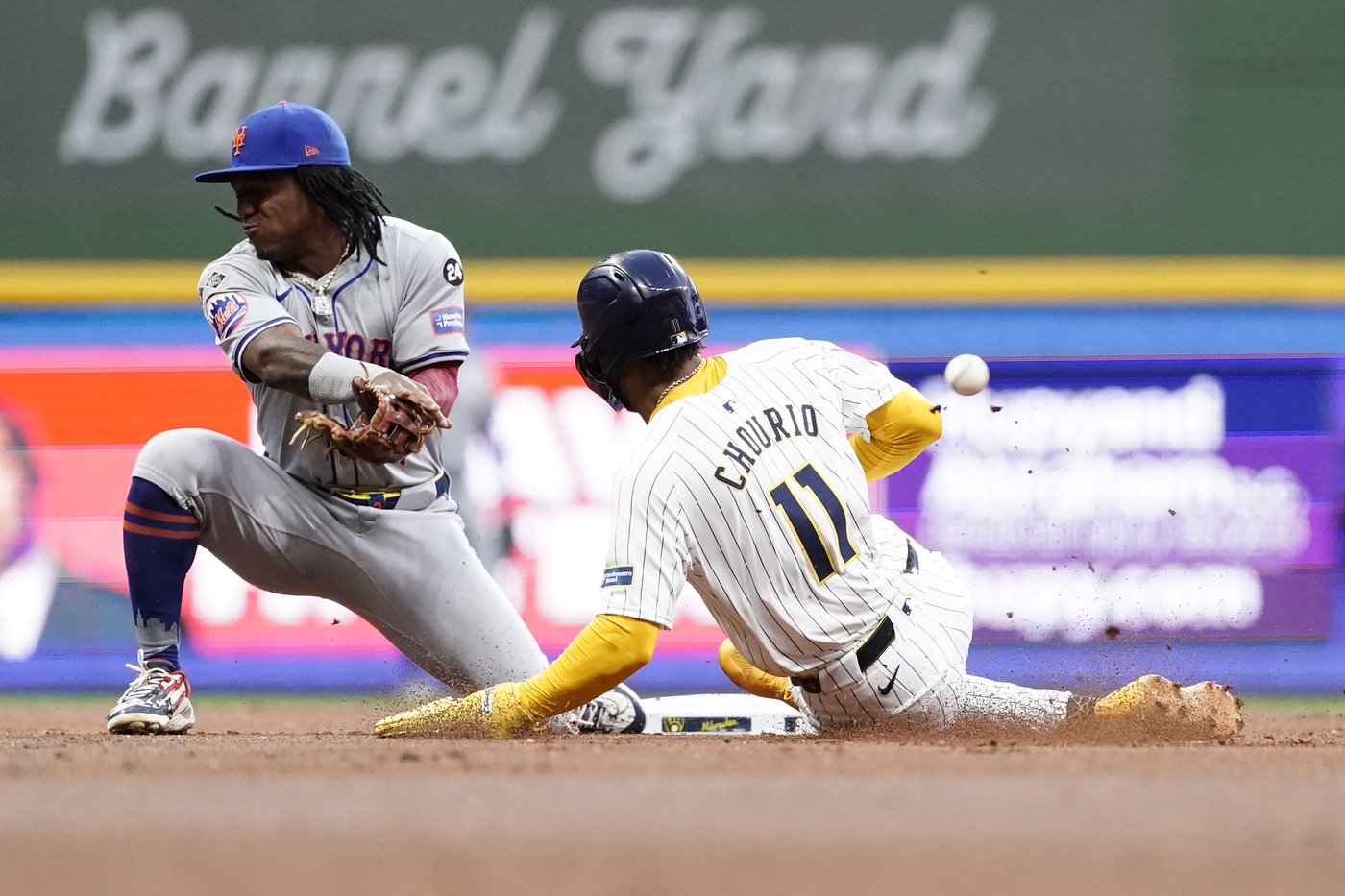 Mets put their playoff hopes in danger by getting just two hits in 6-0 loss to Brewers | iNFOnews.ca Mets put their playoff hopes in danger by getting just two hits in 6-0 loss to Brewers | iNFOnews.ca