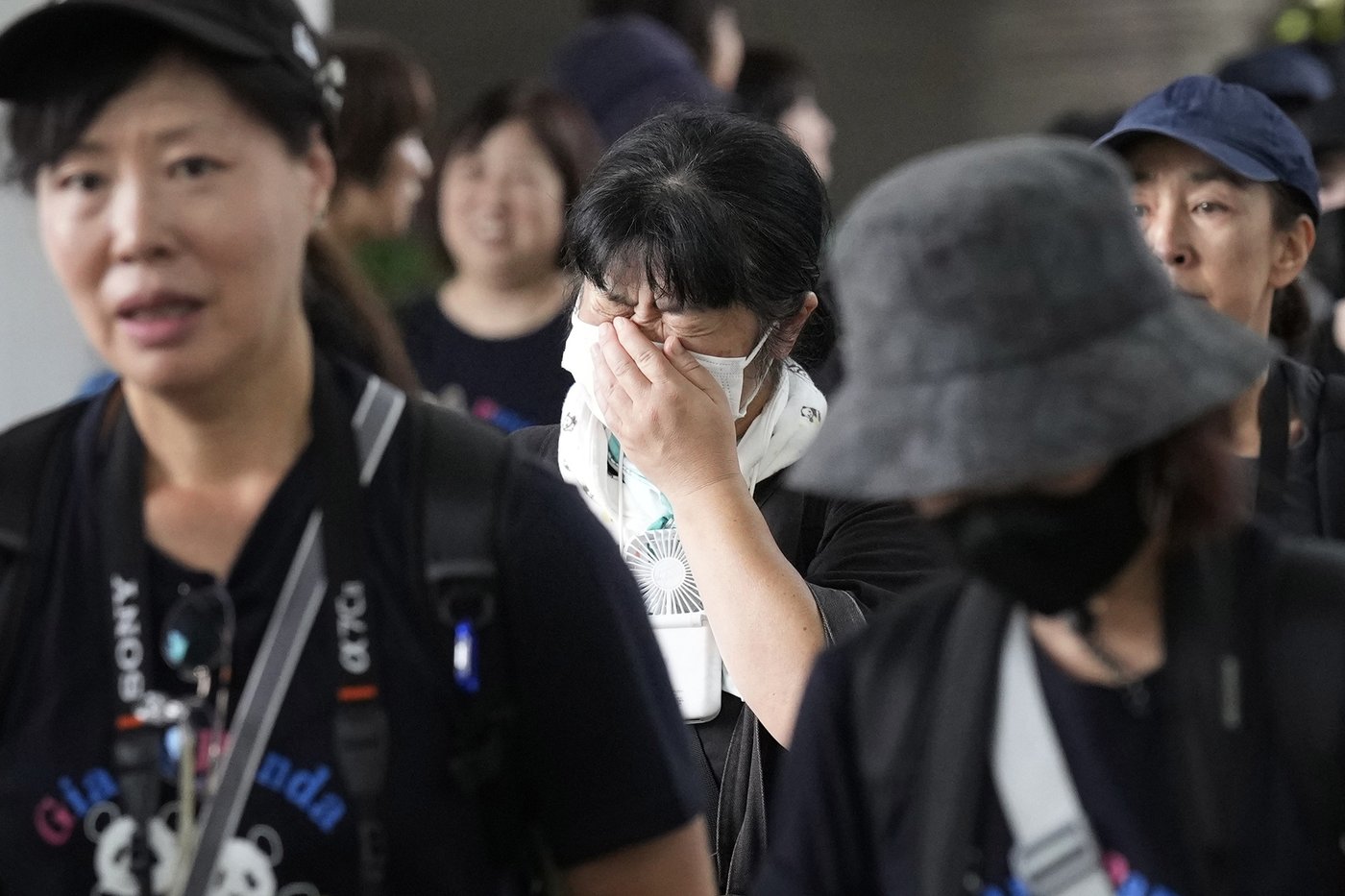 Japanese fans bid farewell to beloved panda pair before their return to China | iNFOnews.ca