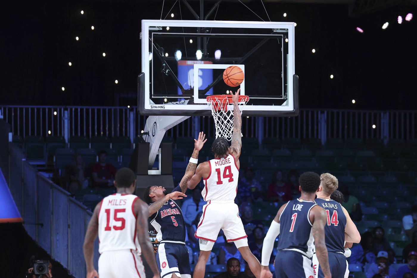 Moore and Fears combine for 50 points as Oklahoma tops No. 24 Arizona in Battle 4 Atlantis | iNFOnews.ca Moore and Fears combine for 50 points as Oklahoma tops No. 24 Arizona in Battle 4 Atlantis | iNFOnews.ca