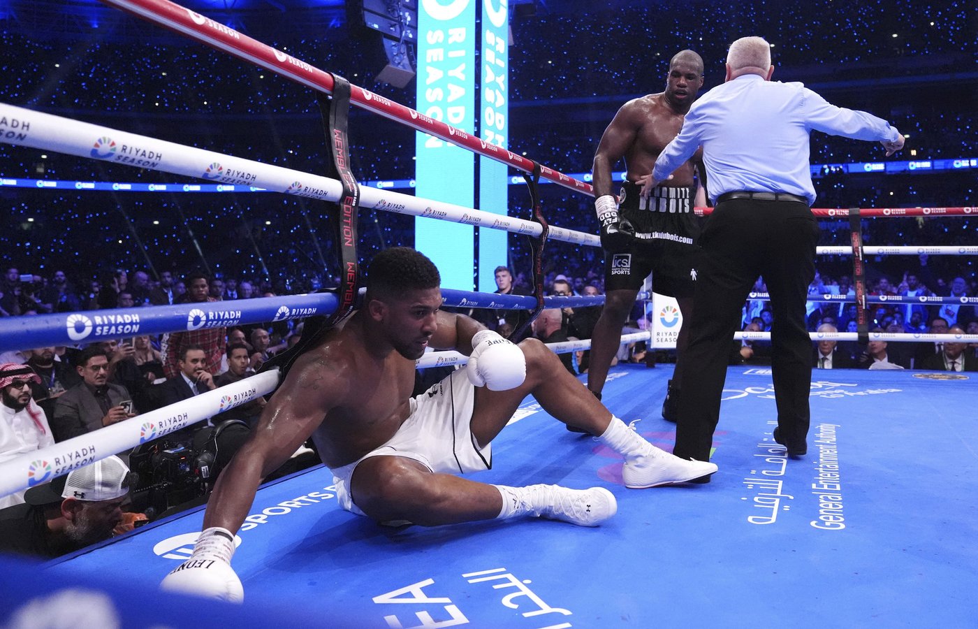 Dubois beats up Joshua to retain IBF heavyweight title with brutal 5th-round knockout | iNFOnews.ca Dubois beats up Joshua to retain IBF heavyweight title with brutal 5th-round knockout | iNFOnews.ca