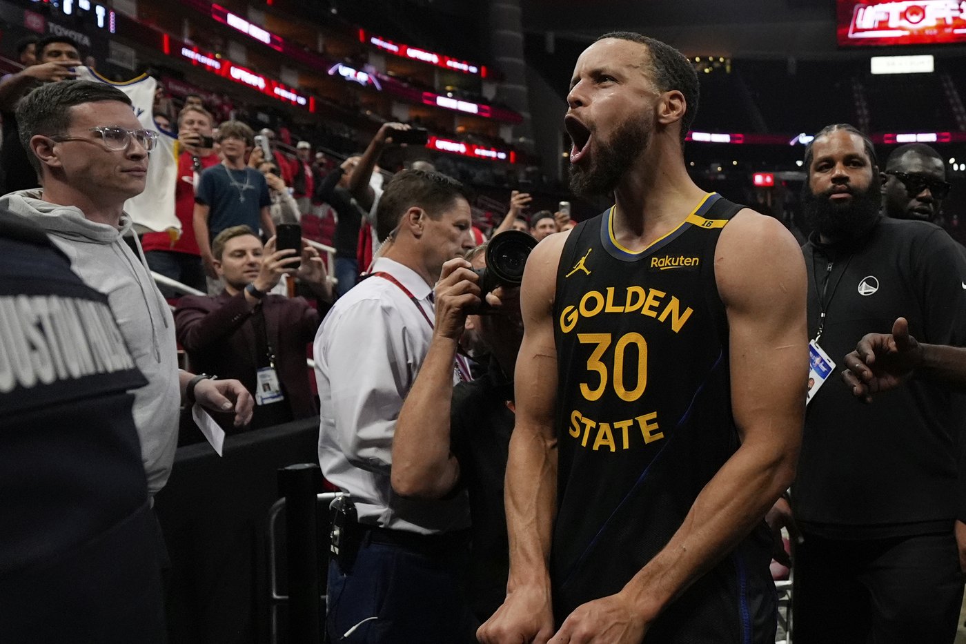 Stephen Curry and Buddy Hield lead Warriors past Rockets 103-89 in Game 7 | iNFOnews.ca