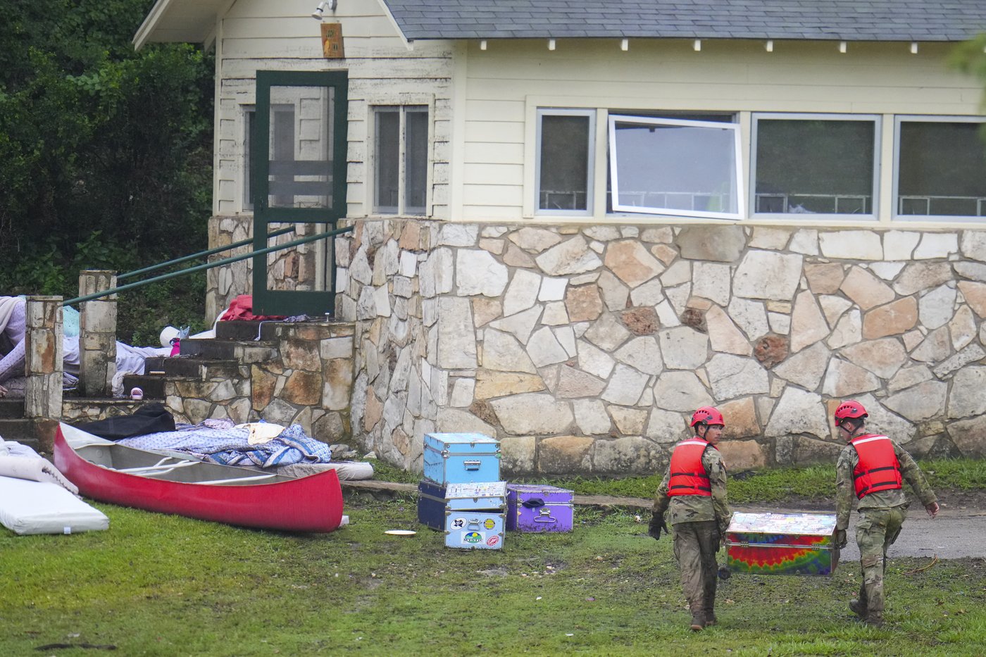 PHOTO COLLECTION: Texas floods leave dozens dead and missing as rescuers search devastated landscape | iNFOnews.ca PHOTO COLLECTION: Texas floods leave dozens dead and missing as rescuers search devastated landscape | iNFOnews.ca