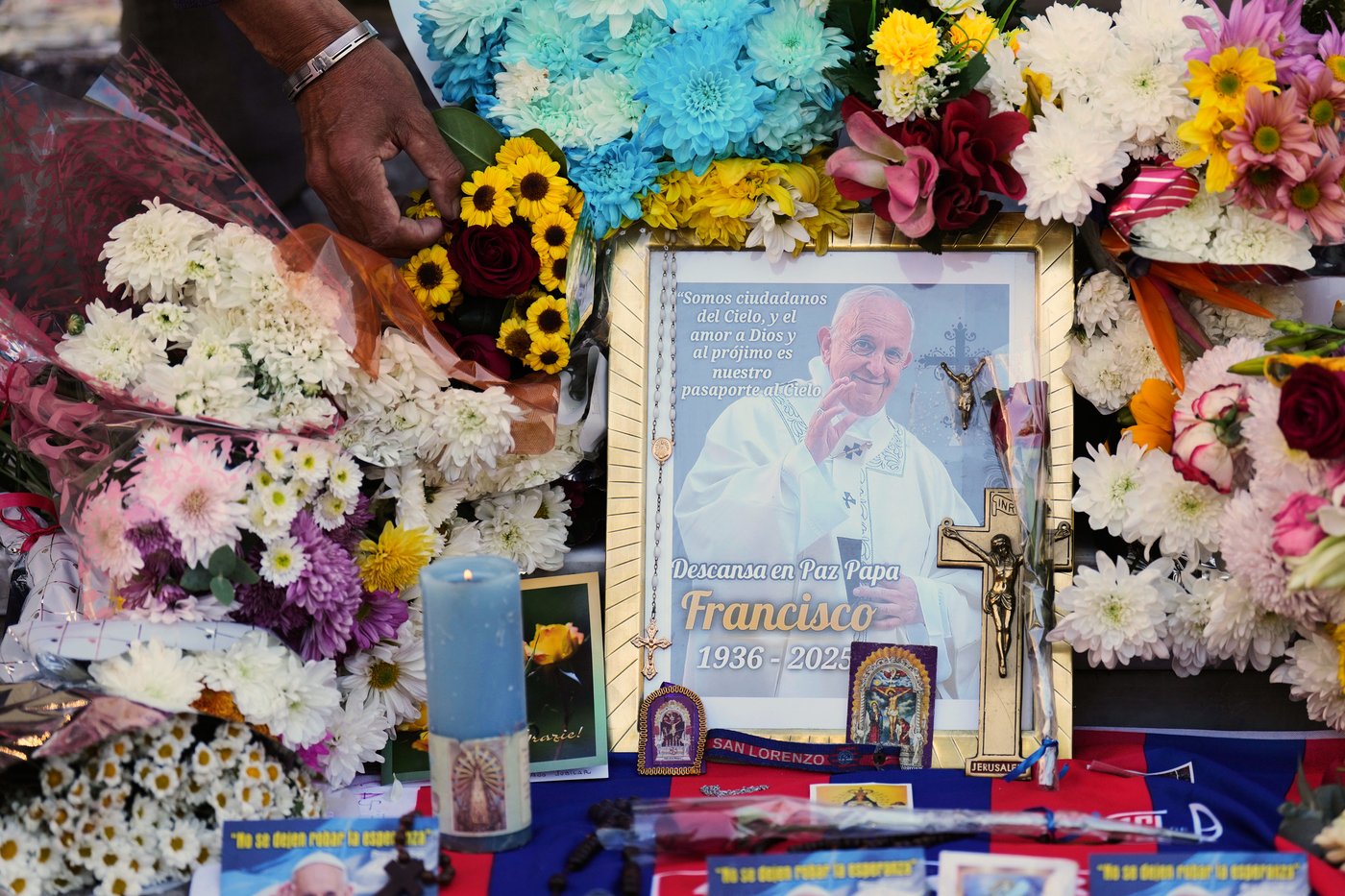 PHOTO COLLECTION: Day-Two-Obit-Pope-Francis-Global-Reaction | iNFOnews.ca PHOTO COLLECTION: Day-Two-Obit-Pope-Francis-Global-Reaction | iNFOnews.ca