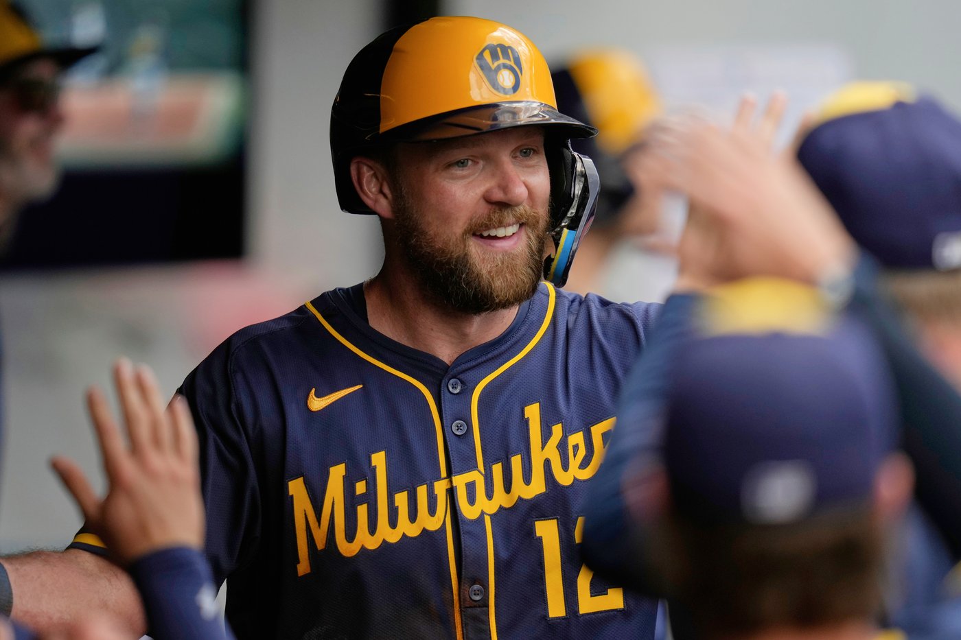 Rhys Hoskins has four hits, drives in five runs for Brewers in 9-5 victory over Guardians | iNFOnews.ca Rhys Hoskins has four hits, drives in five runs for Brewers in 9-5 victory over Guardians | iNFOnews.ca