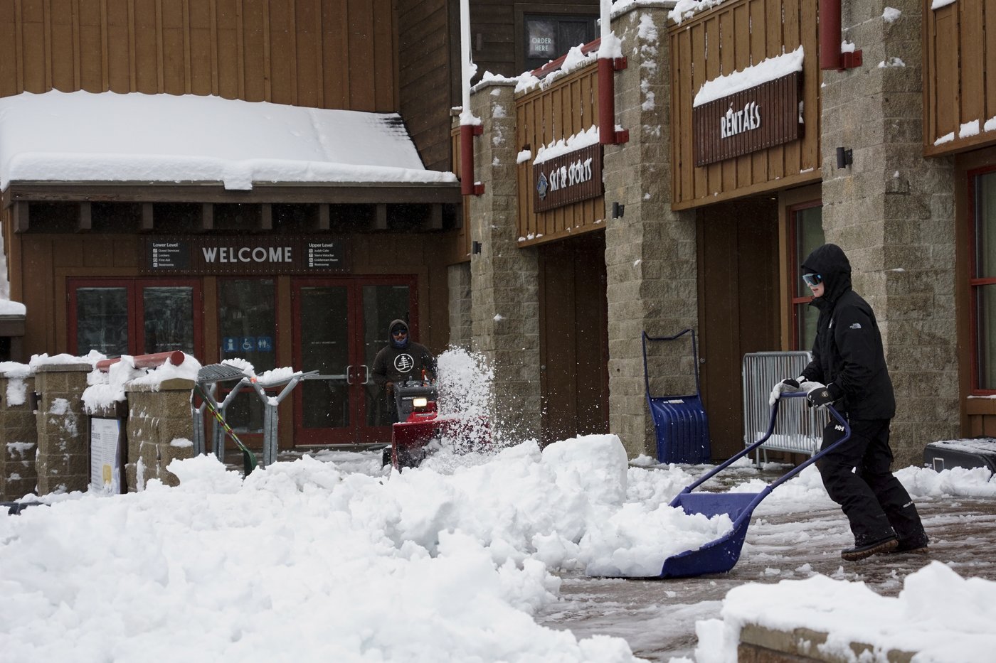 Northern California gets record rain and heavy snow. Many have been in the dark for days in Seattle | iNFOnews.ca Northern California gets record rain and heavy snow. Many have been in the dark for days in Seattle | iNFOnews.ca