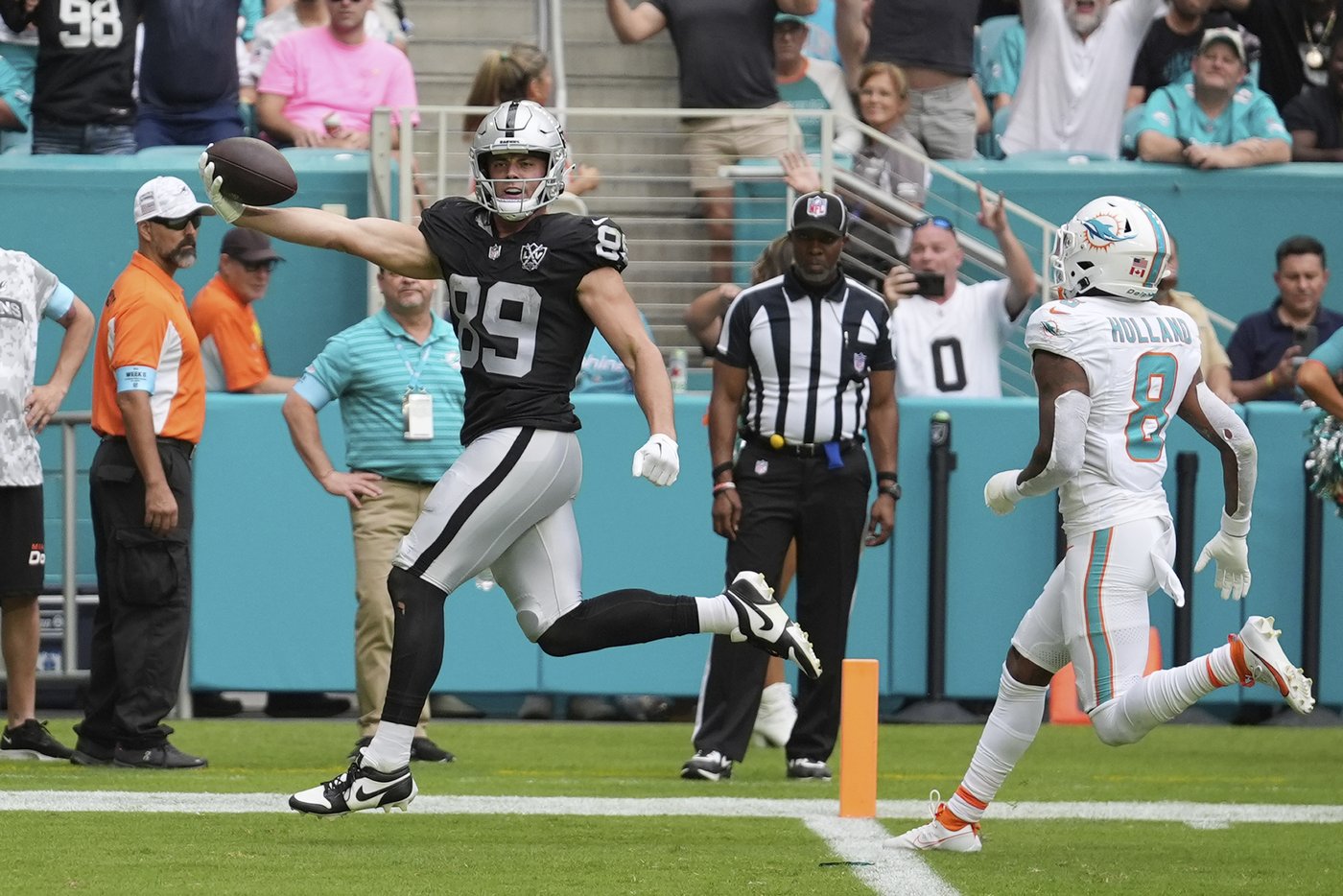 Raiders' Brock Bowers and other NFL players celebrate TDs with Trump-inspired dance moves | iNFOnews.ca Raiders' Brock Bowers and other NFL players celebrate TDs with Trump-inspired dance moves | iNFOnews.ca