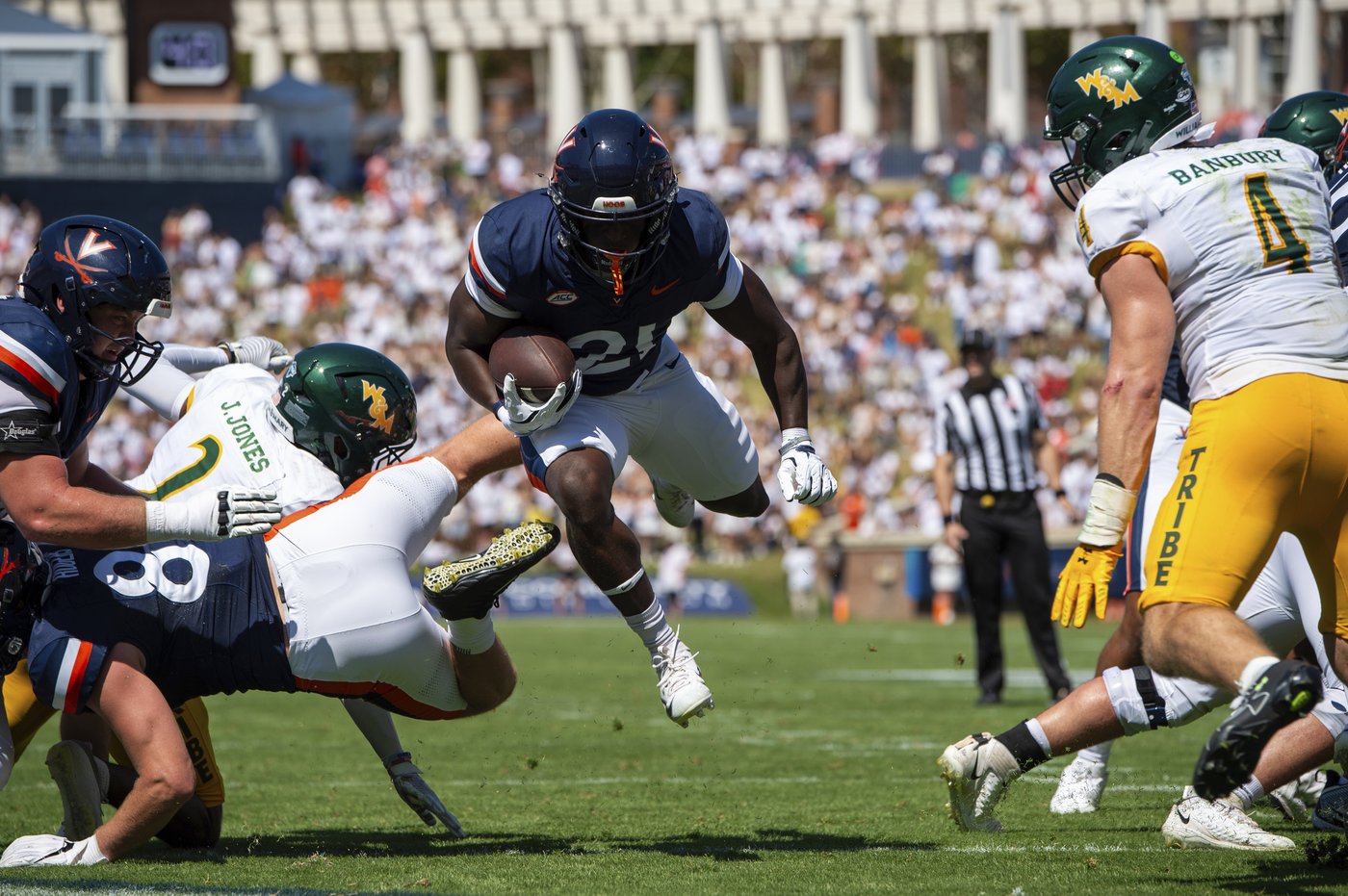 Waylee's 97-yard TD part of Virginia's record 700 yards offense in 55-16 win over William & Mary | iNFOnews.ca Waylee's 97-yard TD part of Virginia's record 700 yards offense in 55-16 win over William & Mary | iNFOnews.ca