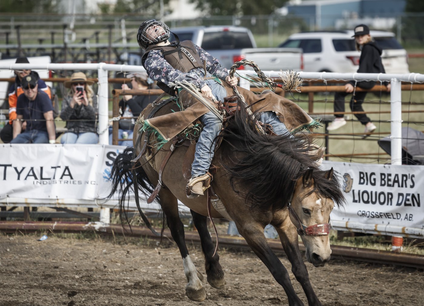 Alberta women buck tradition and blaze their own trail in ranch bronc riding | iNFOnews.ca Alberta women buck tradition and blaze their own trail in ranch bronc riding | iNFOnews.ca