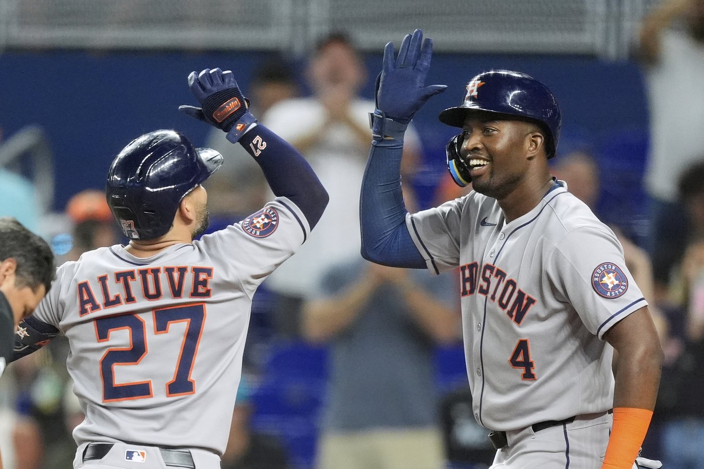 Altuve and Diaz homer to lead the Astros over the Marlins 7-3 | iNFOnews.ca