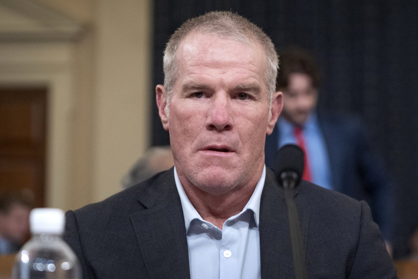 Parkinson's diagnosis came after Favre began struggling with his right arm, he tells TMZ Sports | iNFOnews.ca Parkinson's diagnosis came after Favre began struggling with his right arm, he tells TMZ Sports | iNFOnews.ca