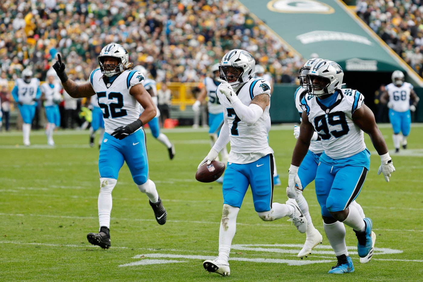 Rico Dowdle's big day and Ryan Fitzgerald's big kick give Panthers 16-13 win over Packers | iNFOnews.ca Rico Dowdle's big day and Ryan Fitzgerald's big kick give Panthers 16-13 win over Packers | iNFOnews.ca