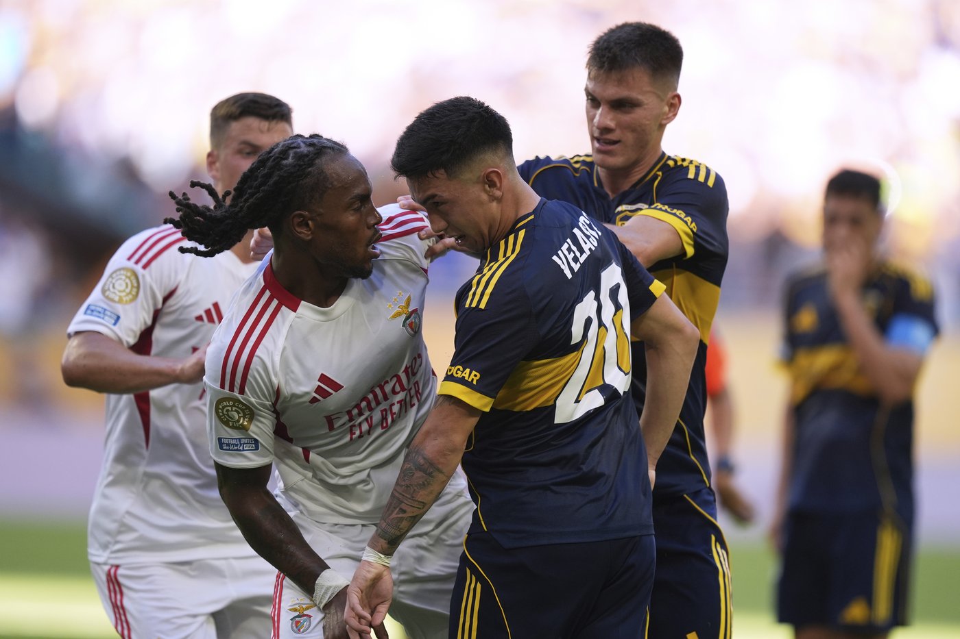 Boca Juniors, Benfica draw 2-2 in Club World Cup match that includes 3 red cards, 22 fouls | iNFOnews.ca