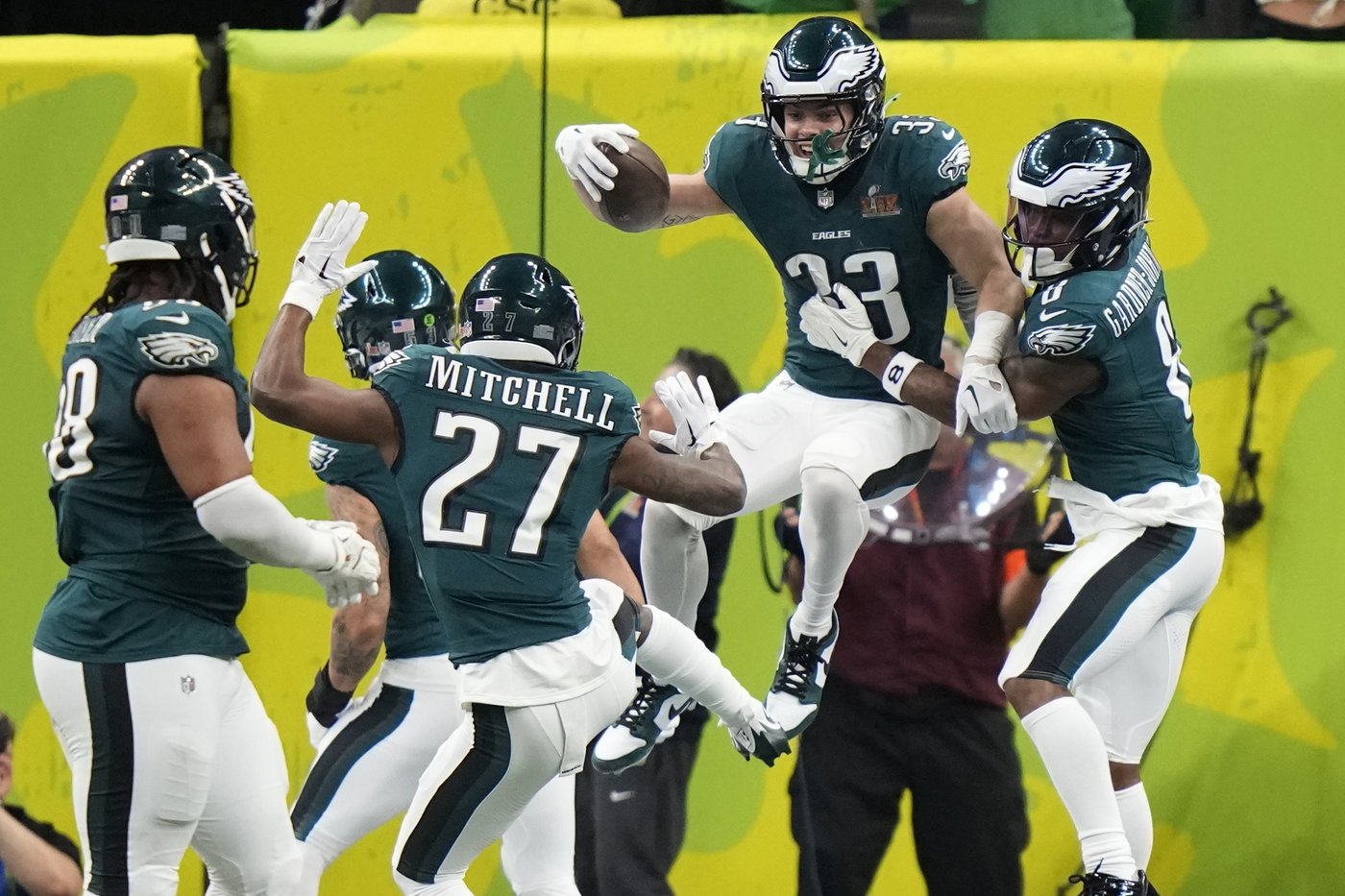 Eagles defense smothers Mahomes and dominates Kansas City in franchise's second Super Bowl win | iNFOnews.ca