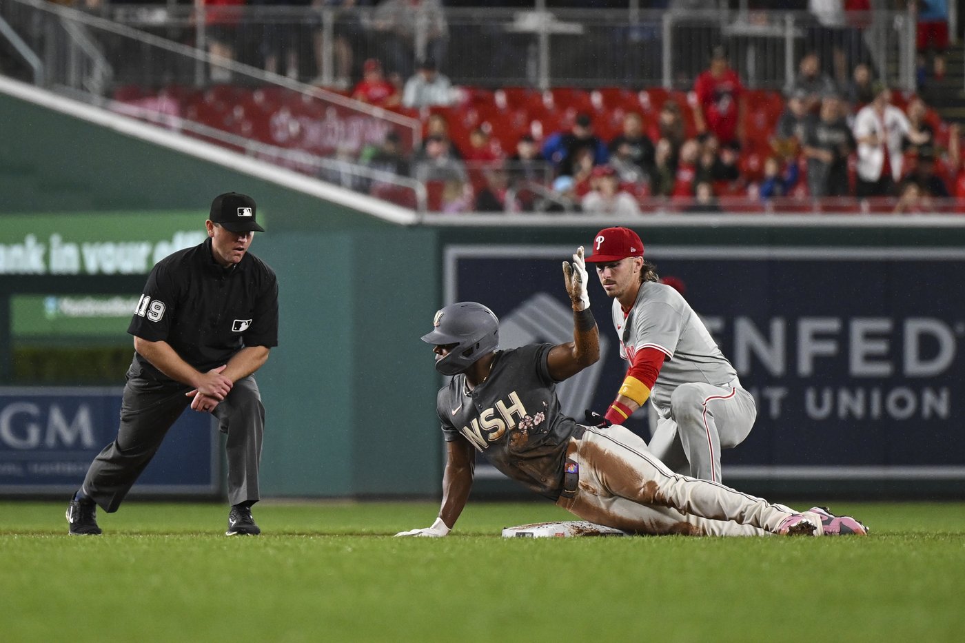 Stone Garrett homers in return to majors as Nationals rout Phillies, 9-1 | iNFOnews.ca