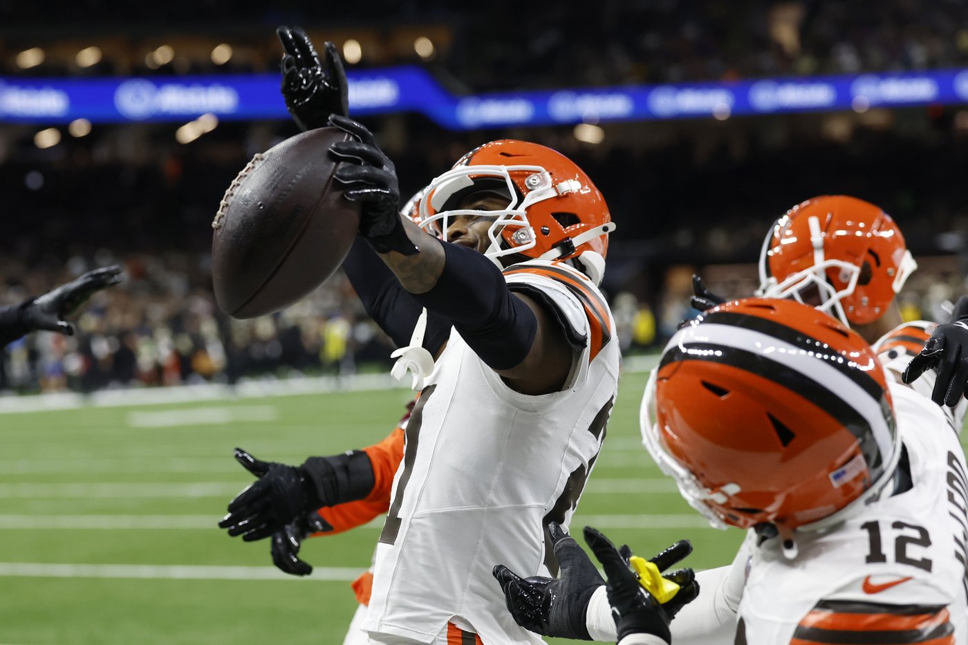 Taysom Hill runs for 3 TDs as the Saints top Jameis Winston and the struggling Browns 35-14 | iNFOnews.ca Taysom Hill runs for 3 TDs as the Saints top Jameis Winston and the struggling Browns 35-14 | iNFOnews.ca