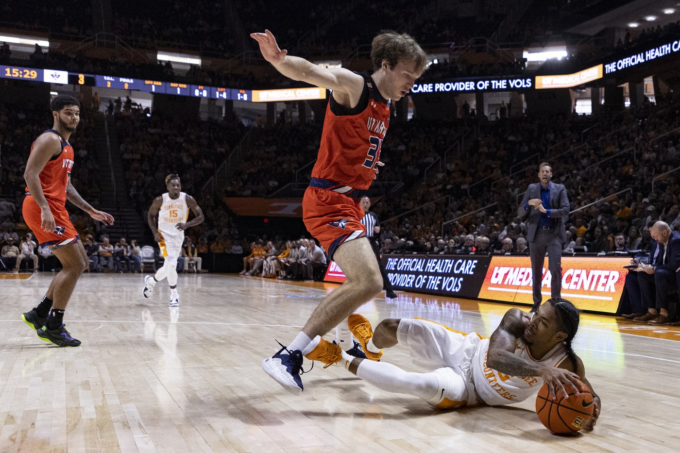 No. 7 Tennessee extends its season-opening winning streak to 7 games in 78-35 win over UT Martin | iNFOnews.ca