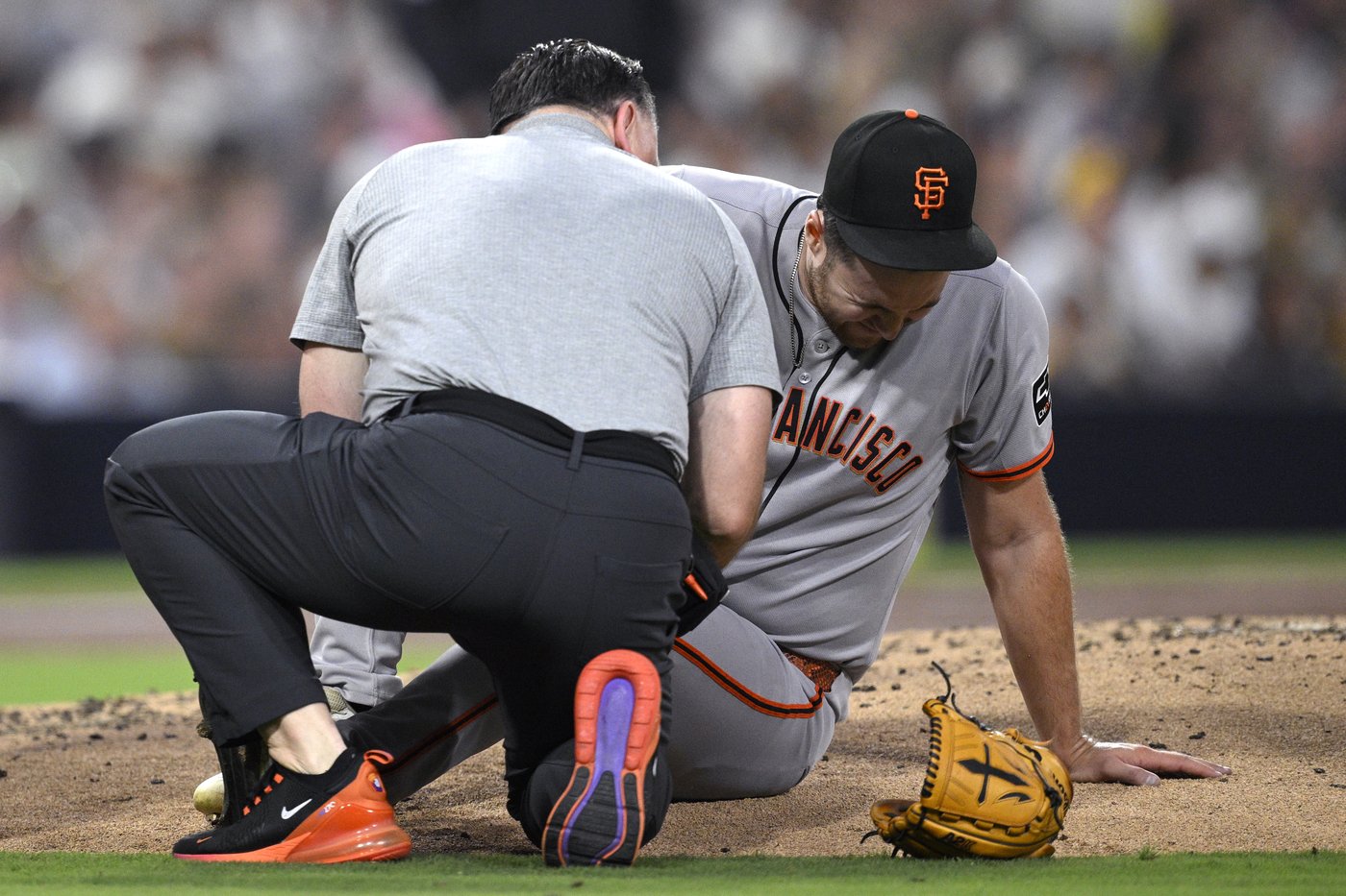 Giants right-hander Landen Roupp knocked out of game by line drive | iNFOnews.ca