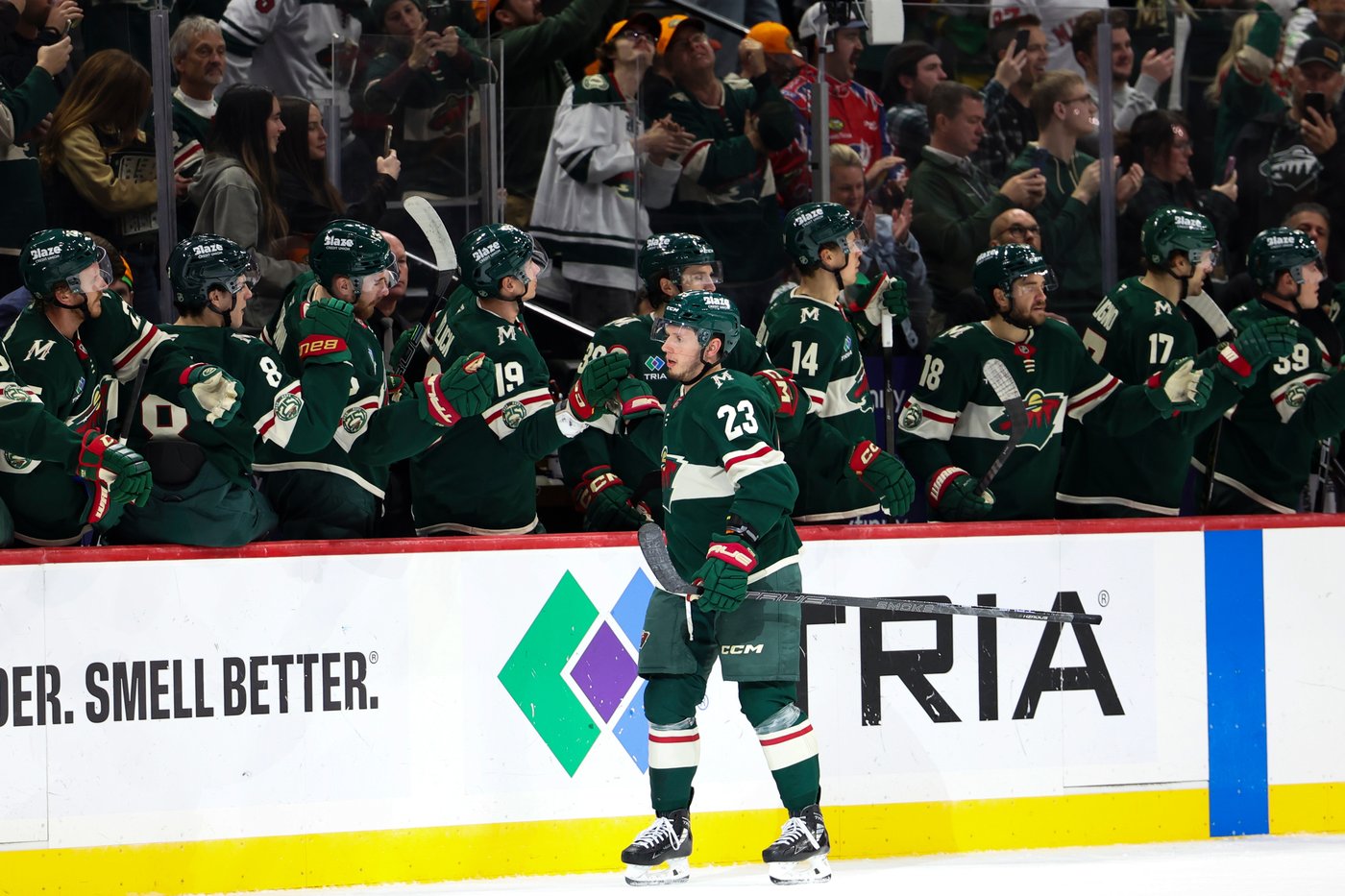 Wild stop five-game losing skid with 5-2 win over banged-up Canucks | iNFOnews.ca