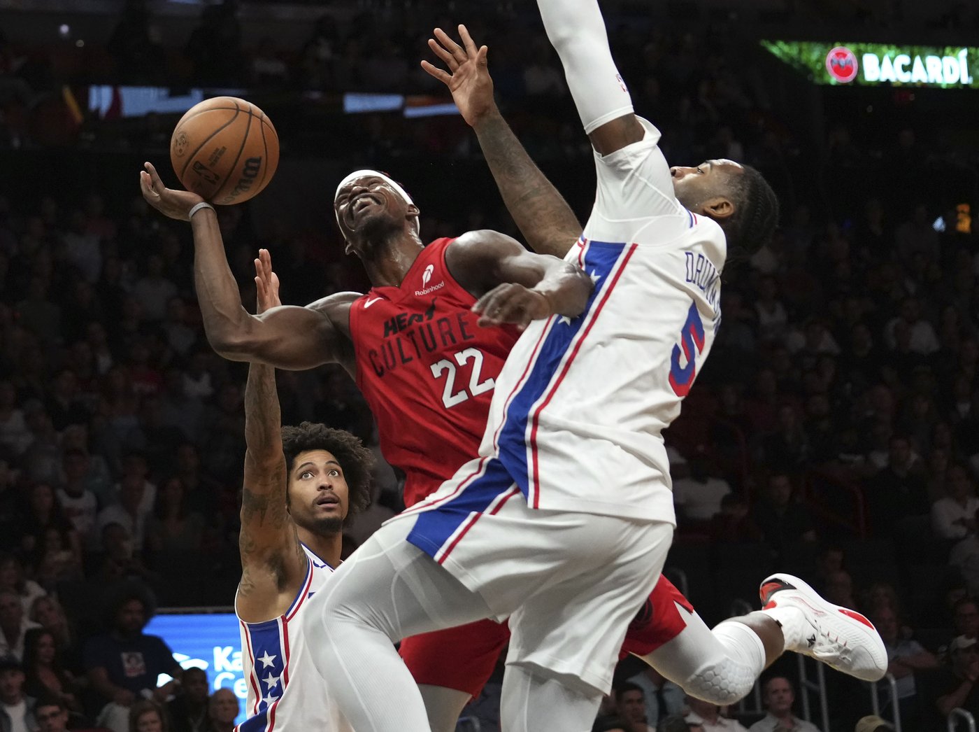 Heat shake off early deficit, roll past reeling 76ers 106-89 | iNFOnews.ca Heat shake off early deficit, roll past reeling 76ers 106-89 | iNFOnews.ca