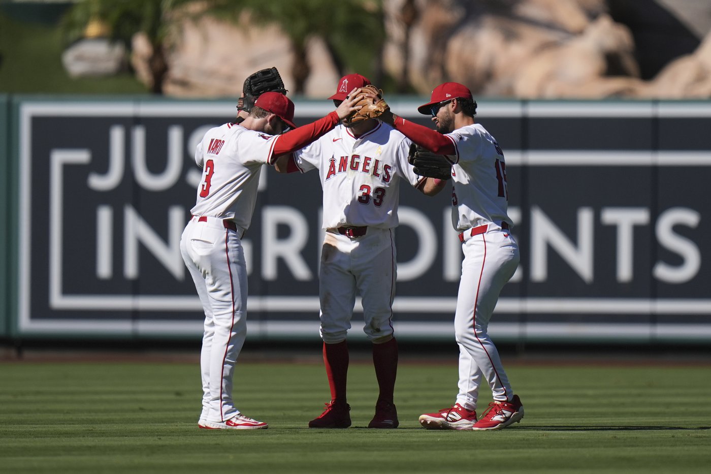 Travis d'Arnaud's RBI double in eighth inning lifts Angels to 4-3 win over Athletics | iNFOnews.ca