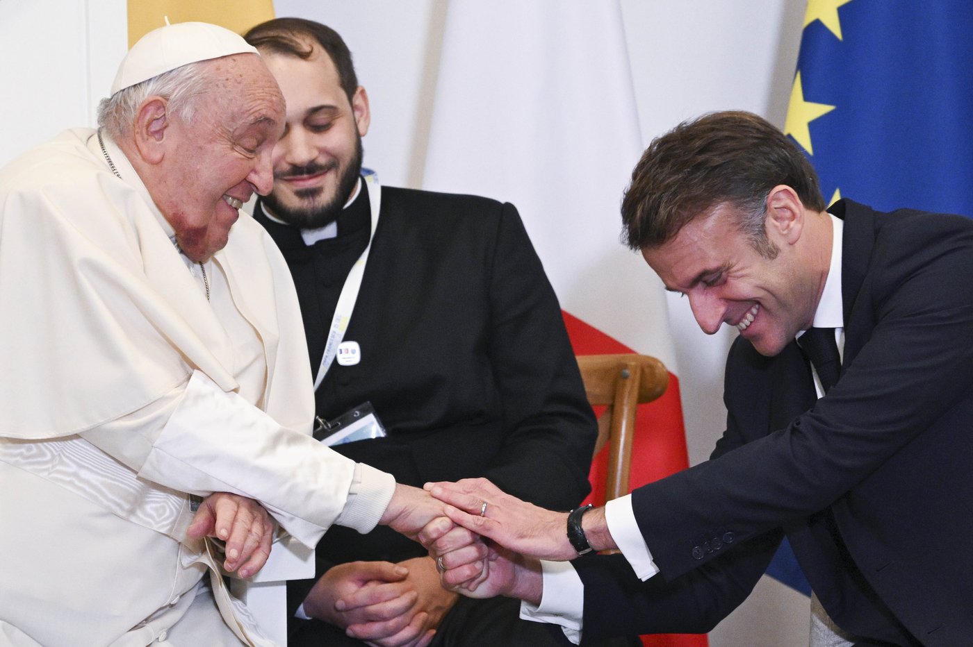 Pope Francis makes 1st papal visit to France's Corsica awash in expressions of popular piety | iNFOnews.ca