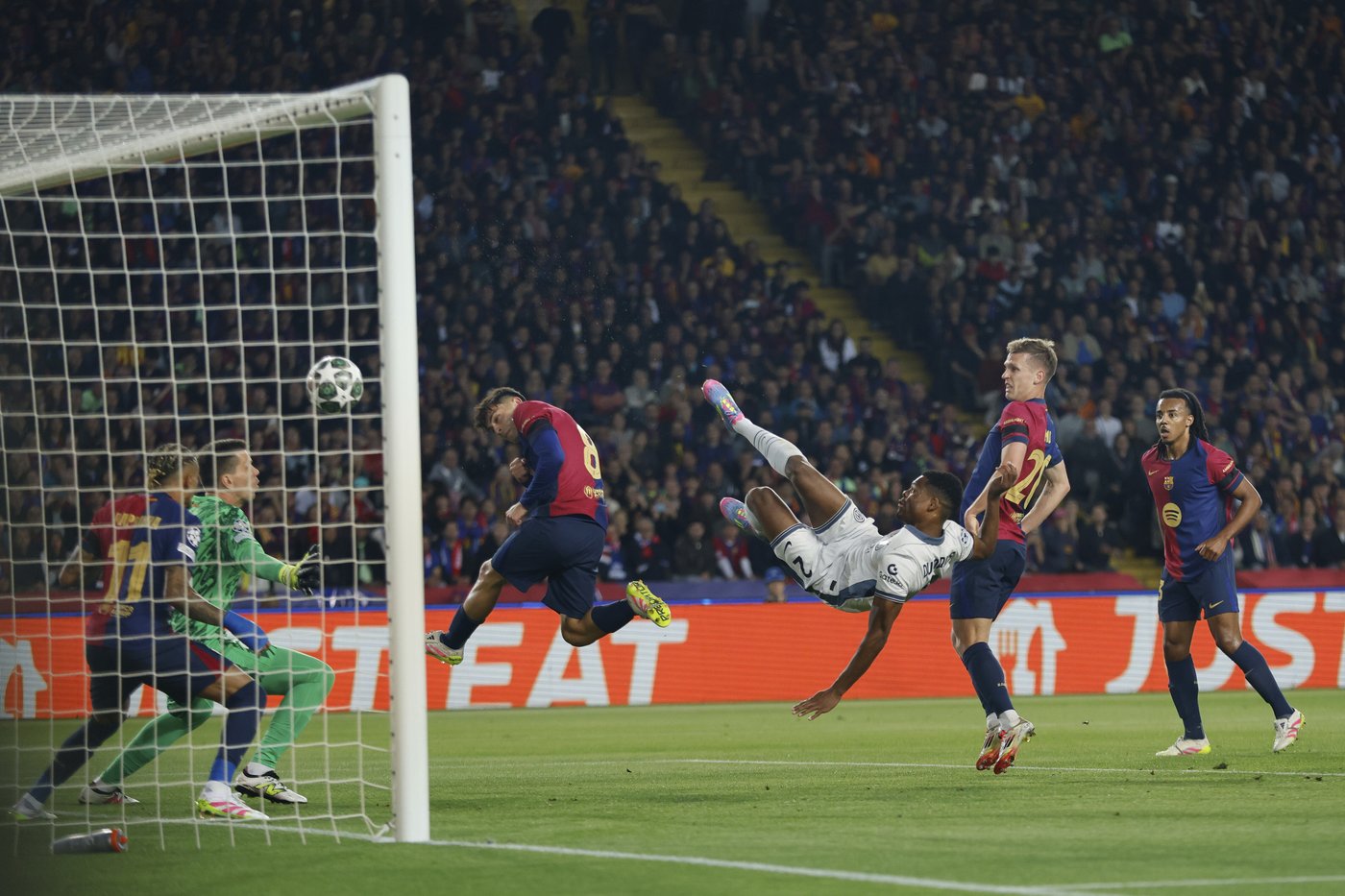 Thuram and Dumfries return to energize Inter in draw at Barcelona in Champions League semifinals | iNFOnews.ca