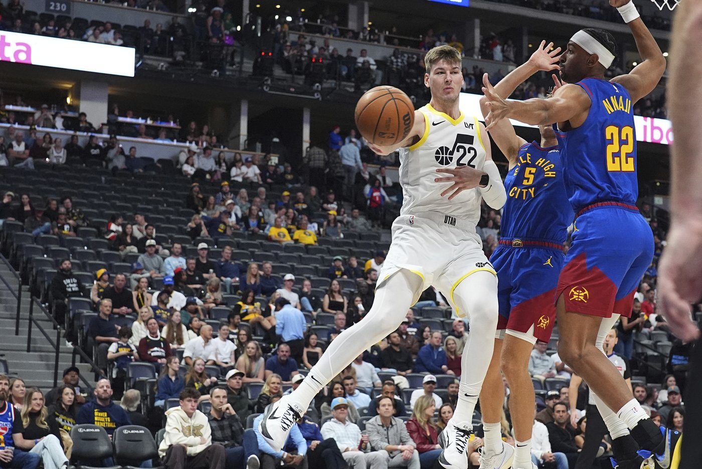 Nikola Jokic scores team-high 27 points, leading the Nuggets past the Jazz 129-103 | iNFOnews.ca Nikola Jokic scores team-high 27 points, leading the Nuggets past the Jazz 129-103 | iNFOnews.ca