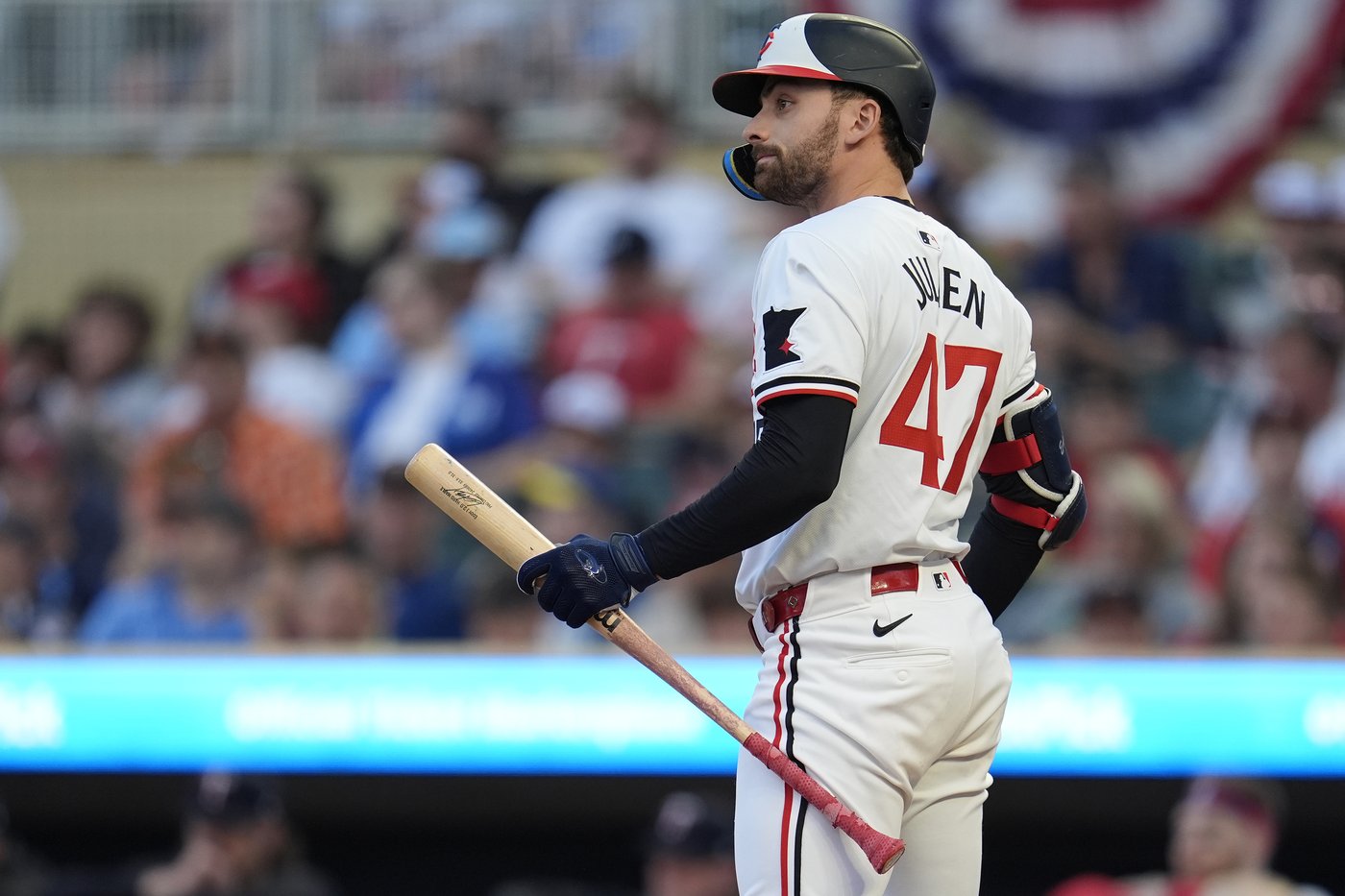 Rivera hits 2 HRs and drives in 4 runs as the playoff-bound Orioles beat the Twins 9-2 | iNFOnews.ca