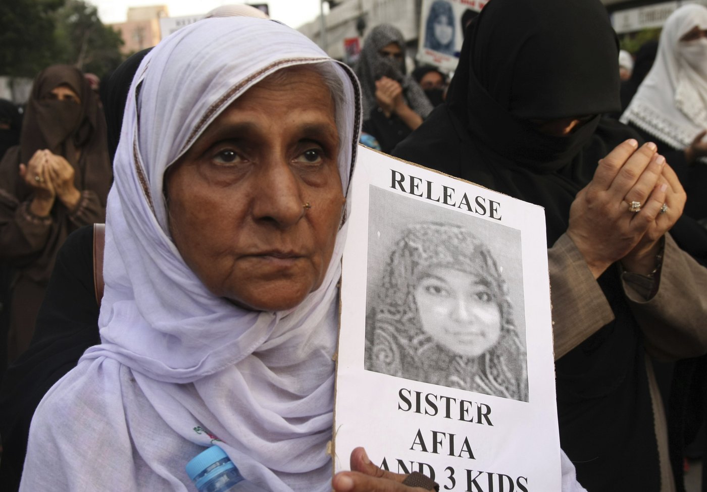 Pakistan's leader calls on Biden to secure release of a woman serving lengthy prison term | iNFOnews.ca