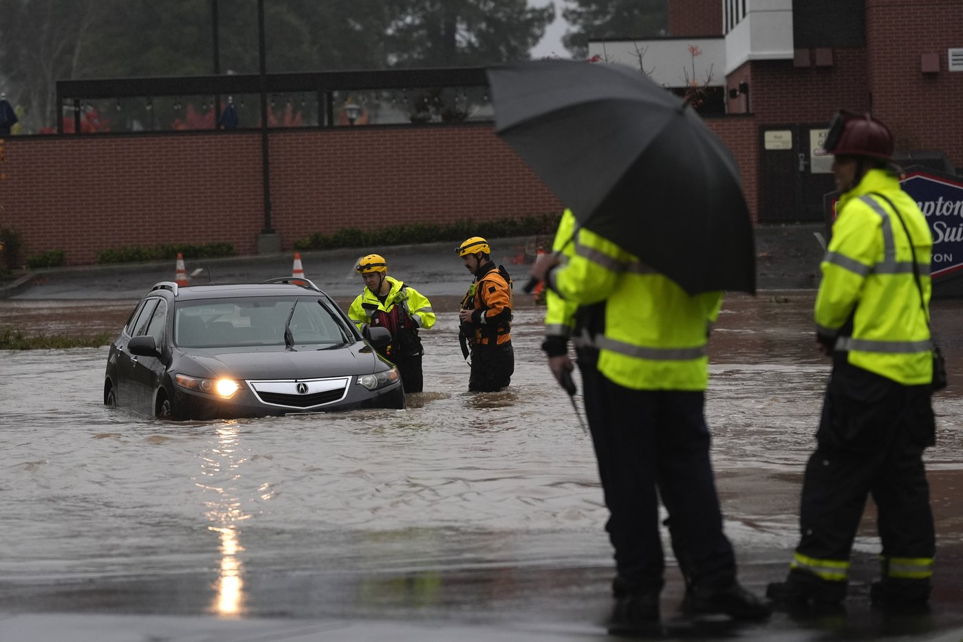 Northern California gets record rain and heavy snow. Many have been in the dark for days in Seattle | iNFOnews.ca Northern California gets record rain and heavy snow. Many have been in the dark for days in Seattle | iNFOnews.ca