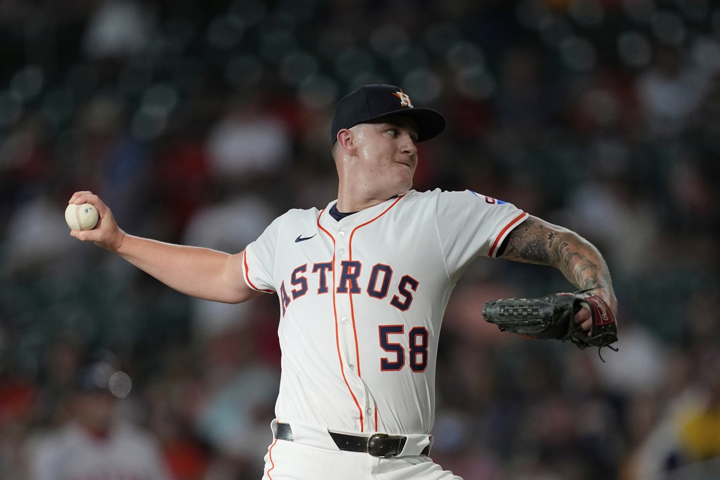 Hunter Brown reaches 10 victories, helping the Astros beat the Red Sox 4-1 | iNFOnews.ca