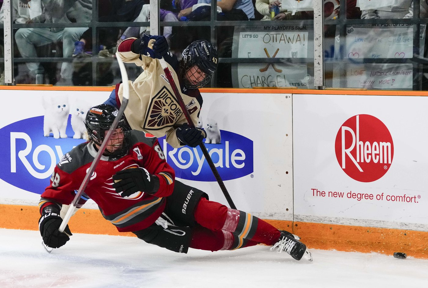 McMahon, Philips lift Charge to 1-0 win over Victoire, lead semifinal series 2-1 | iNFOnews.ca McMahon, Philips lift Charge to 1-0 win over Victoire, lead semifinal series 2-1 | iNFOnews.ca