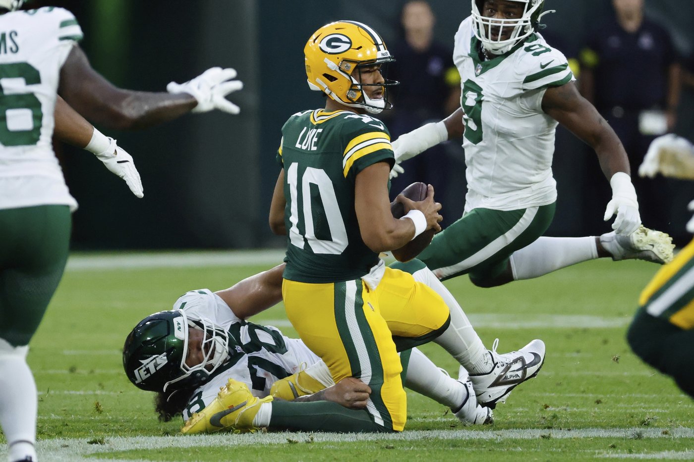 Packers quarterback Jordan Love out for at least a week after having procedure on left thumb | iNFOnews.ca Packers quarterback Jordan Love out for at least a week after having procedure on left thumb | iNFOnews.ca