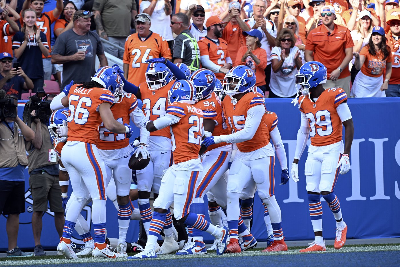 Raiders see 8-game win streak vs. Broncos end in 34-18 loss amid penalties, turnovers and drama | iNFOnews.ca Raiders see 8-game win streak vs. Broncos end in 34-18 loss amid penalties, turnovers and drama | iNFOnews.ca