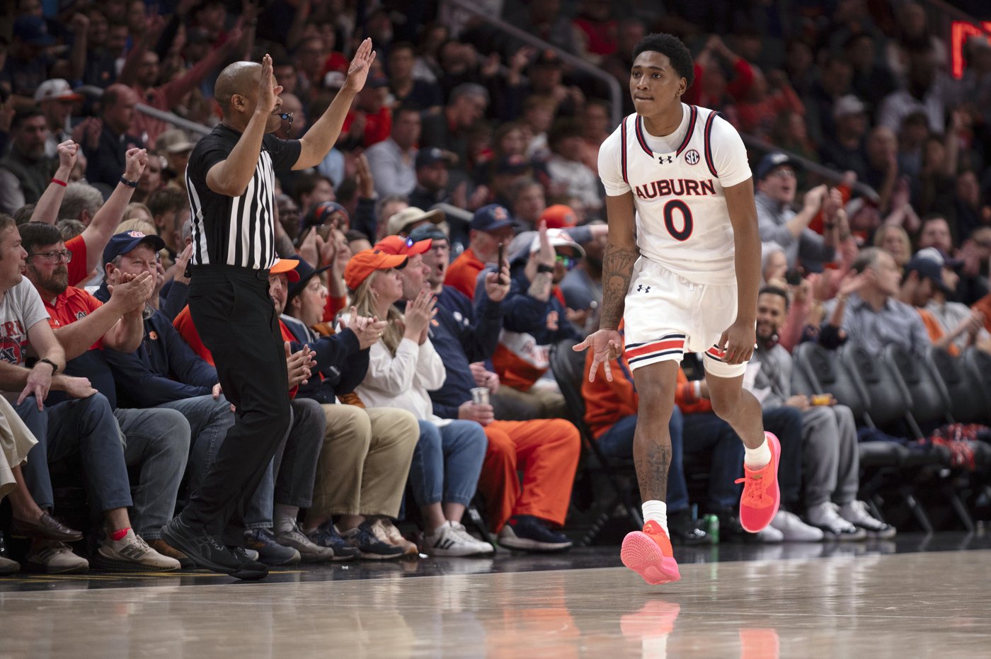 Johni Broome's double-double sends No. 2 Auburn to a 91-53 win over Ohio State | iNFOnews.ca Johni Broome's double-double sends No. 2 Auburn to a 91-53 win over Ohio State | iNFOnews.ca