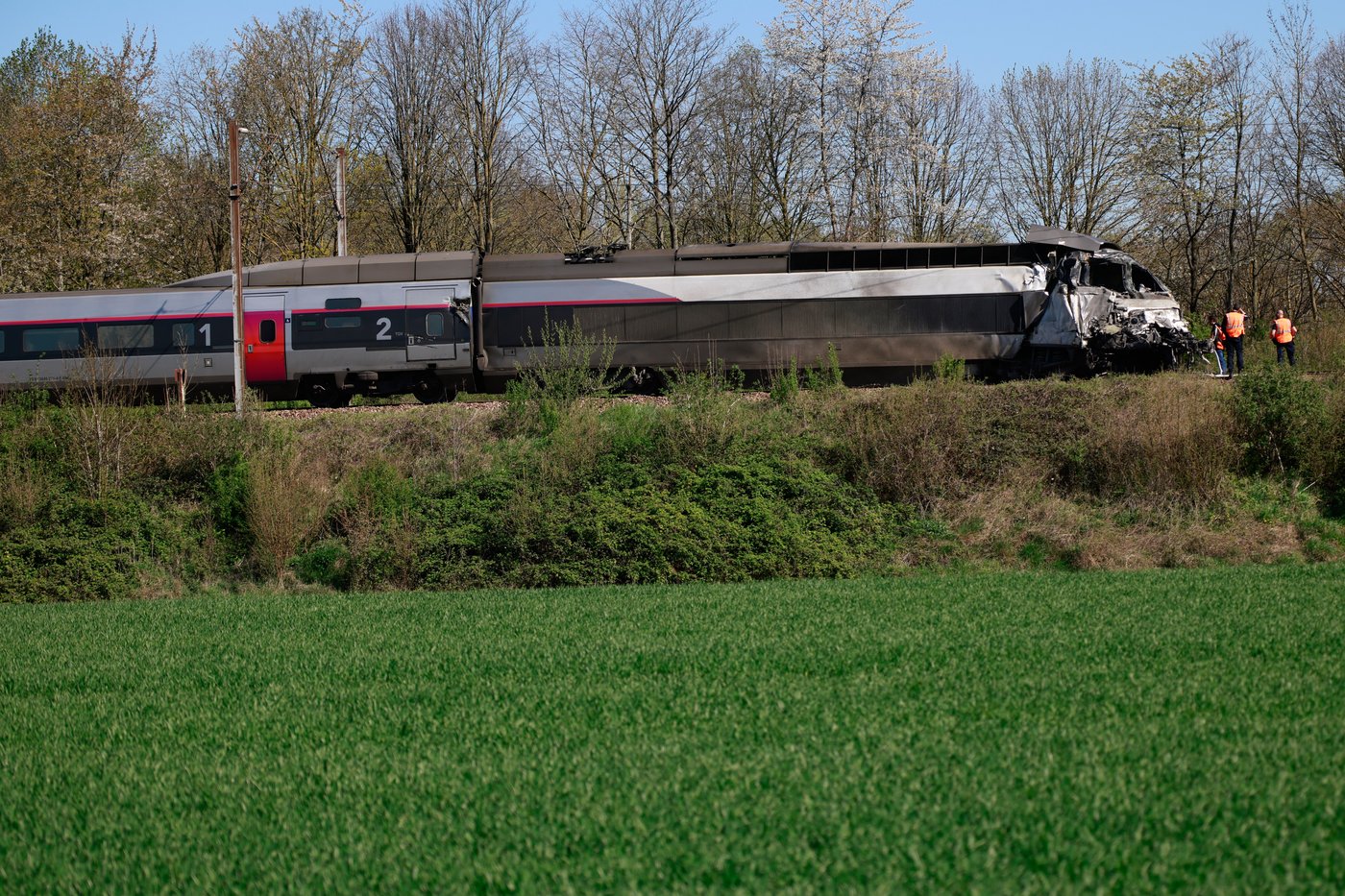 French train driver killed after crashing into truck at railway crossing | iNwheels