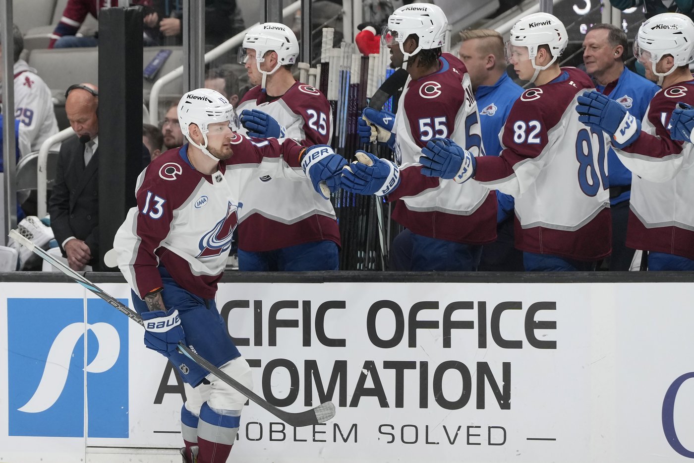 Kiviranta scores twice in 3rd, Blackwood gets win over former team as Avalanche beat Sharks 4-2 | iNFOnews.ca