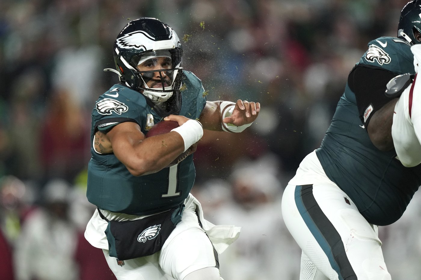 Saquon Barkley runs for 2 TDs, Eagles beat Commanders 26-18 to stretch NFC East lead | iNFOnews.ca Saquon Barkley runs for 2 TDs, Eagles beat Commanders 26-18 to stretch NFC East lead | iNFOnews.ca